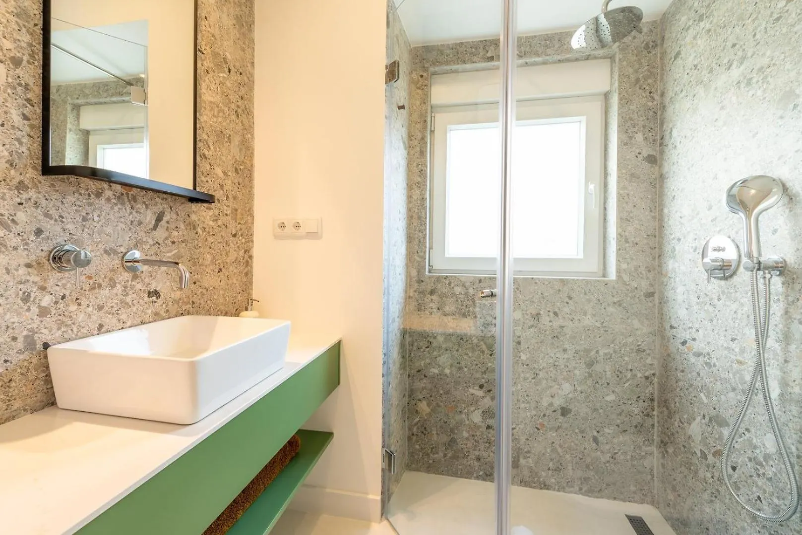 Holiday home Guestready - Colourful And Modern Lxfactory Villa Lisbon