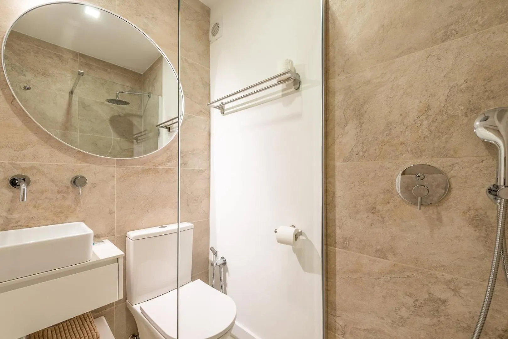 Guestready - Colourful And Modern Lxfactory Villa Lisbon 0*,