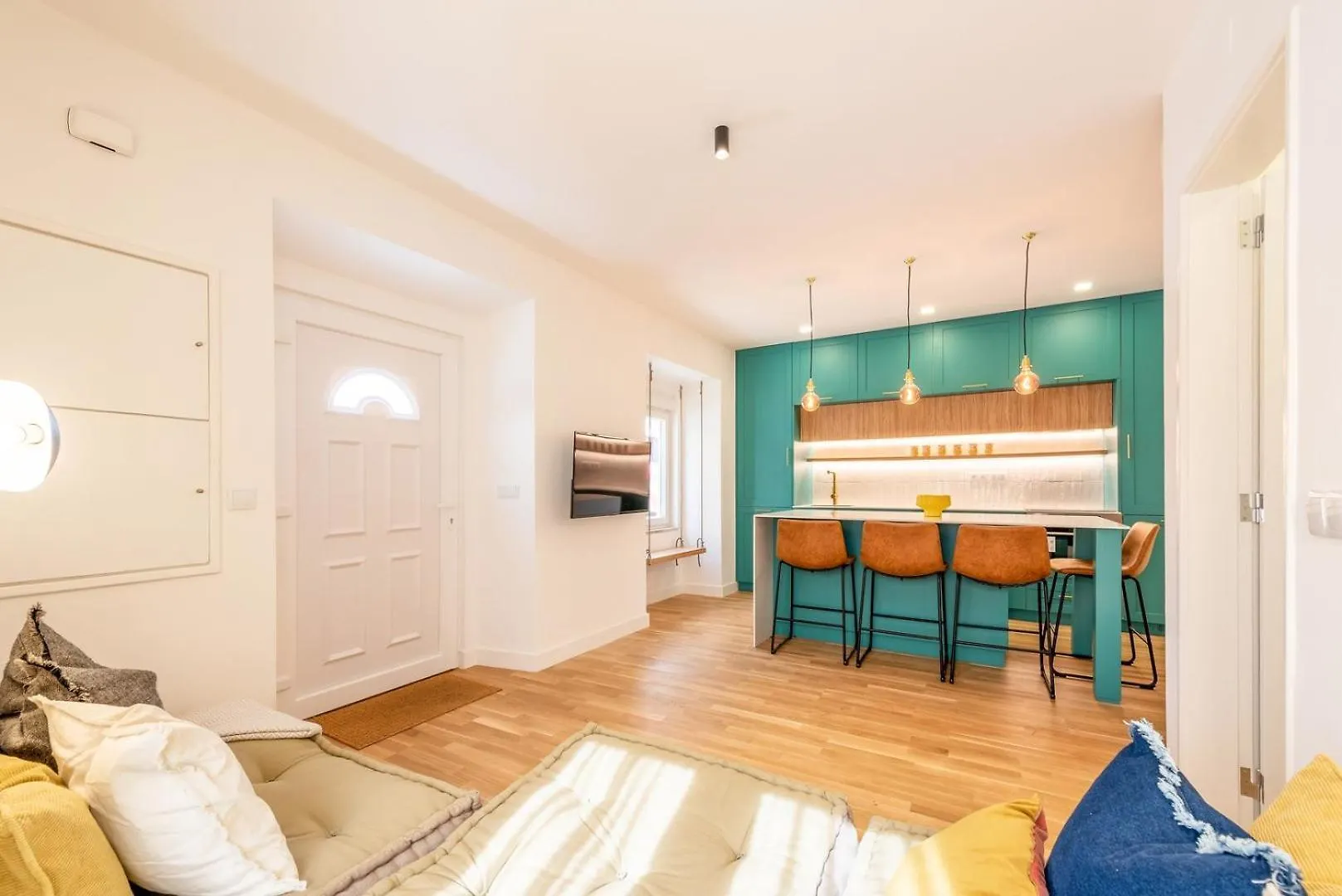 Holiday home Guestready - Colourful And Modern Lxfactory Villa Lisbon
